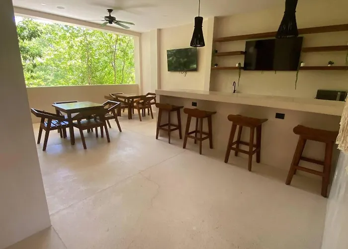Great 3 Bedroom And Private Pool *